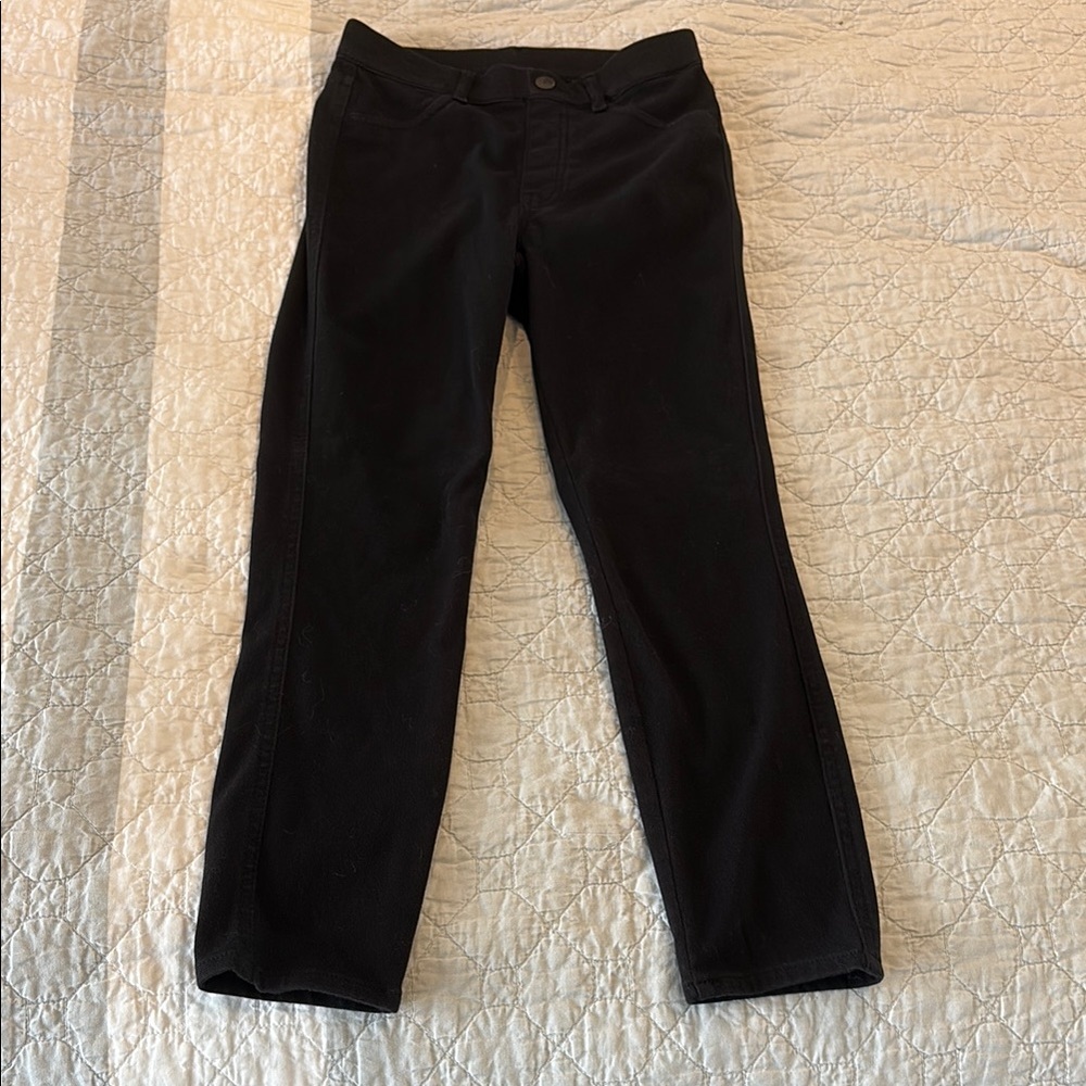 Uniqlo Black Ultra Stretch Cropped Legging Pants
